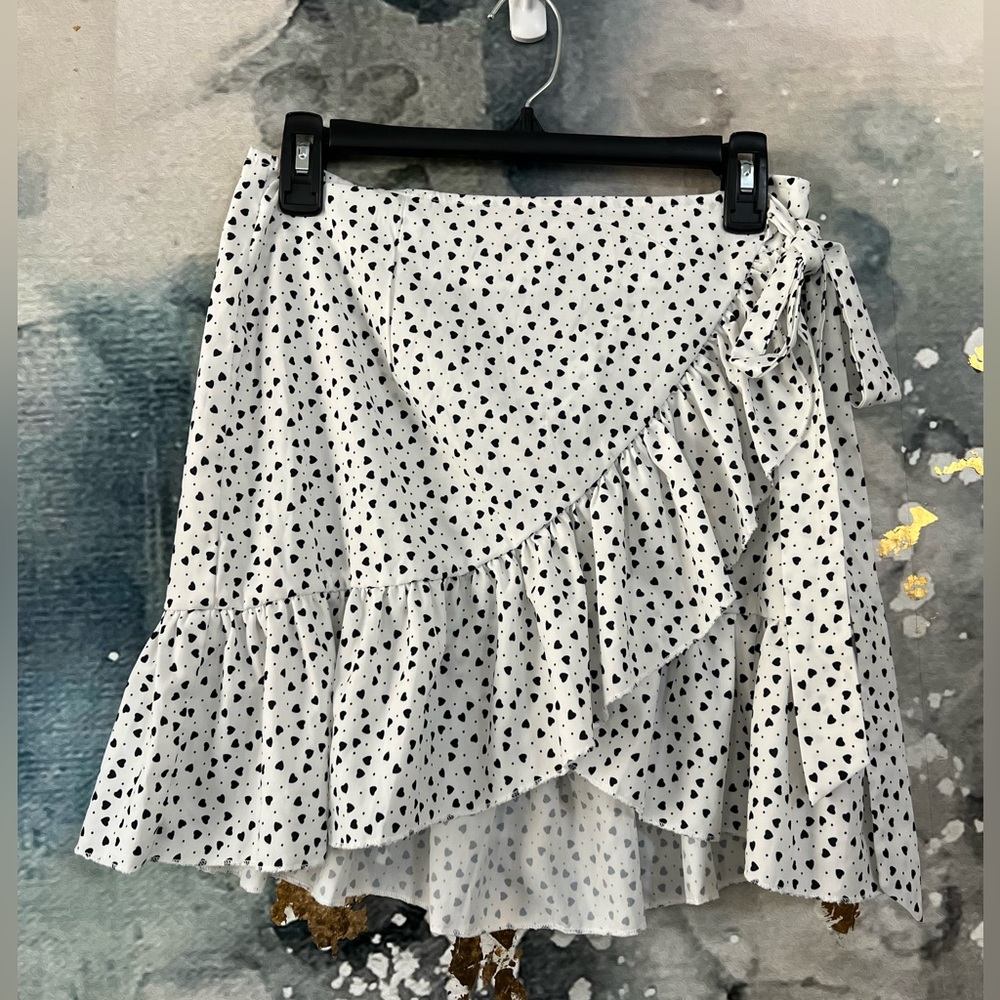 White and Black Polka Dot Mini Skirt / L / Excellent condition